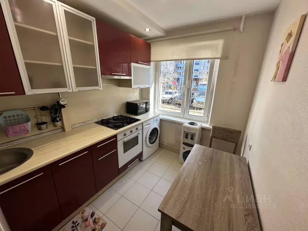 3-к кв. Нижегородская область, Нижний Новгород ул. Невзоровых, 1 (65.0 ... - Фото 1