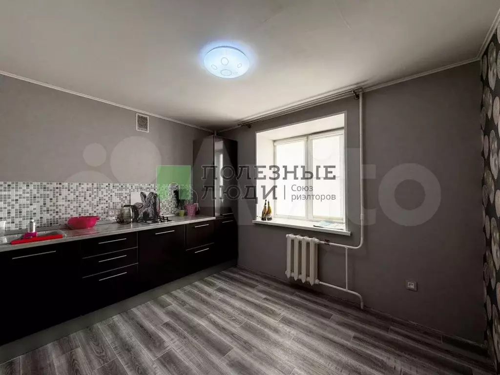 1-к. квартира, 39 м, 4/10 эт. - Фото 0