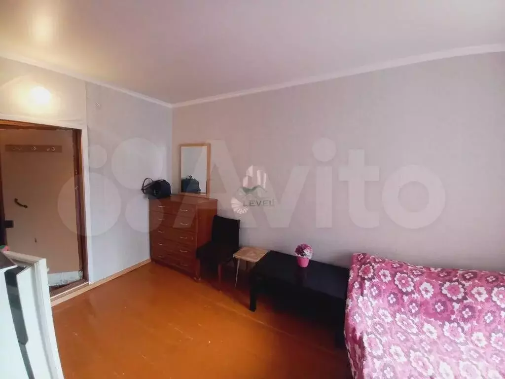 Комната 18 м в 4-к., 4/4 эт. - Фото 1