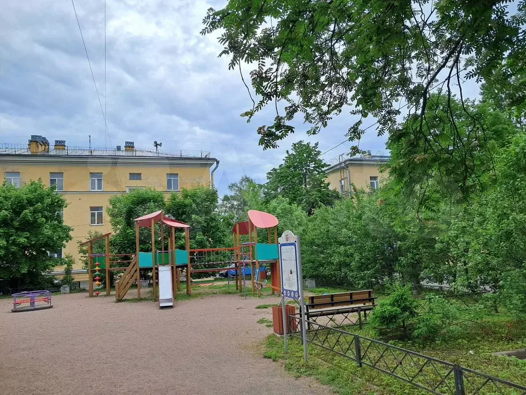 Комната 21,6 м в 3-к., 1/3 эт. - Фото 1