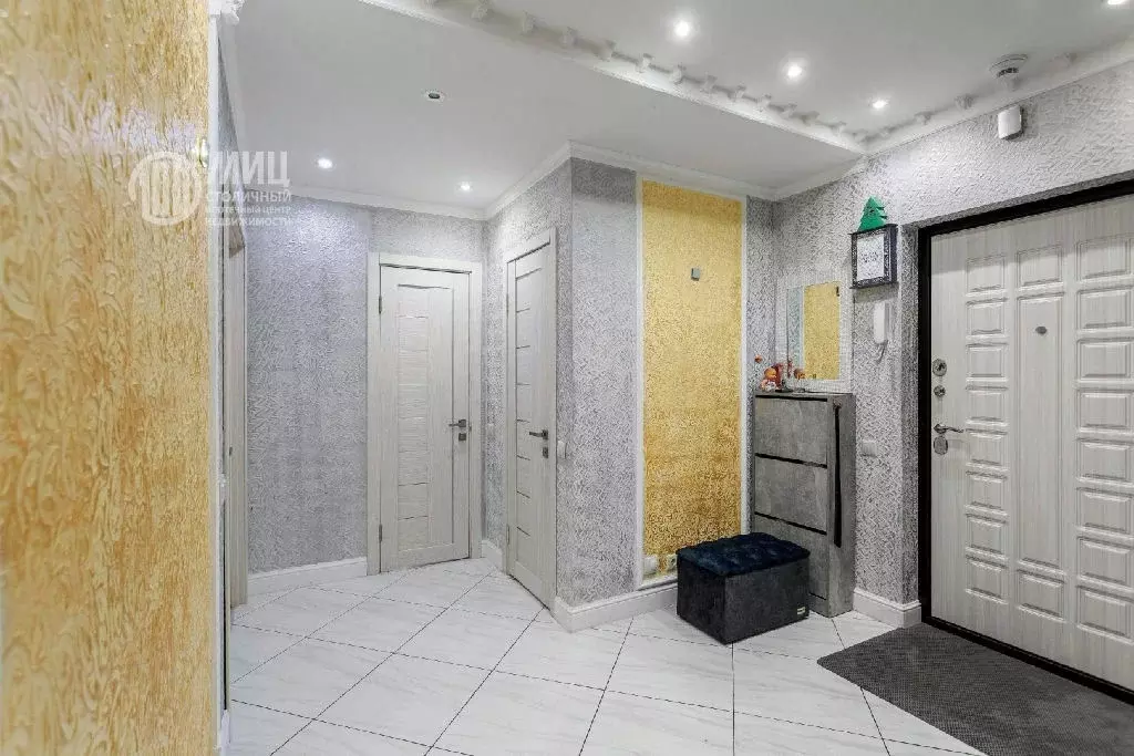 Продается 3-комнатная квартира - Фото 1