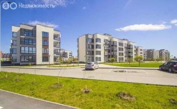 2-комнатная квартира: Тюмень, улица Федюнинского, 30 (62 м) - Фото 1