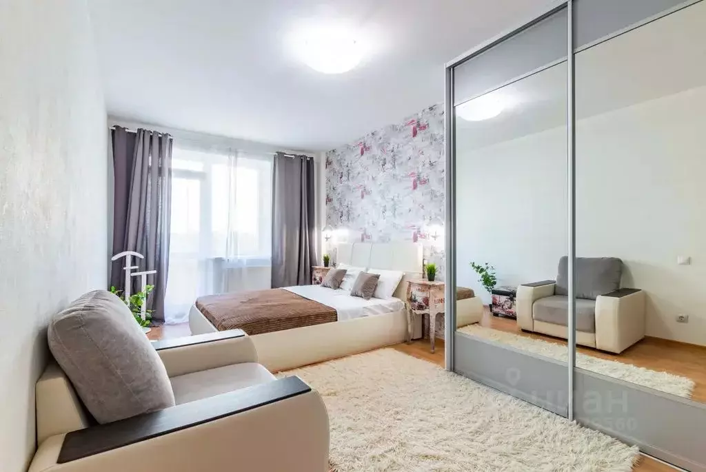 3-к кв. Свердловская область, Екатеринбург ул. 8 Марта, 167 (70.0 м) - Фото 0