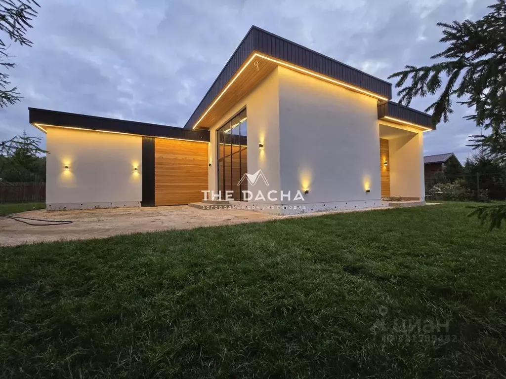 Дом в Калужская область, Малоярославецкий район, Коллонтай с/пос, д. ... - Фото 1