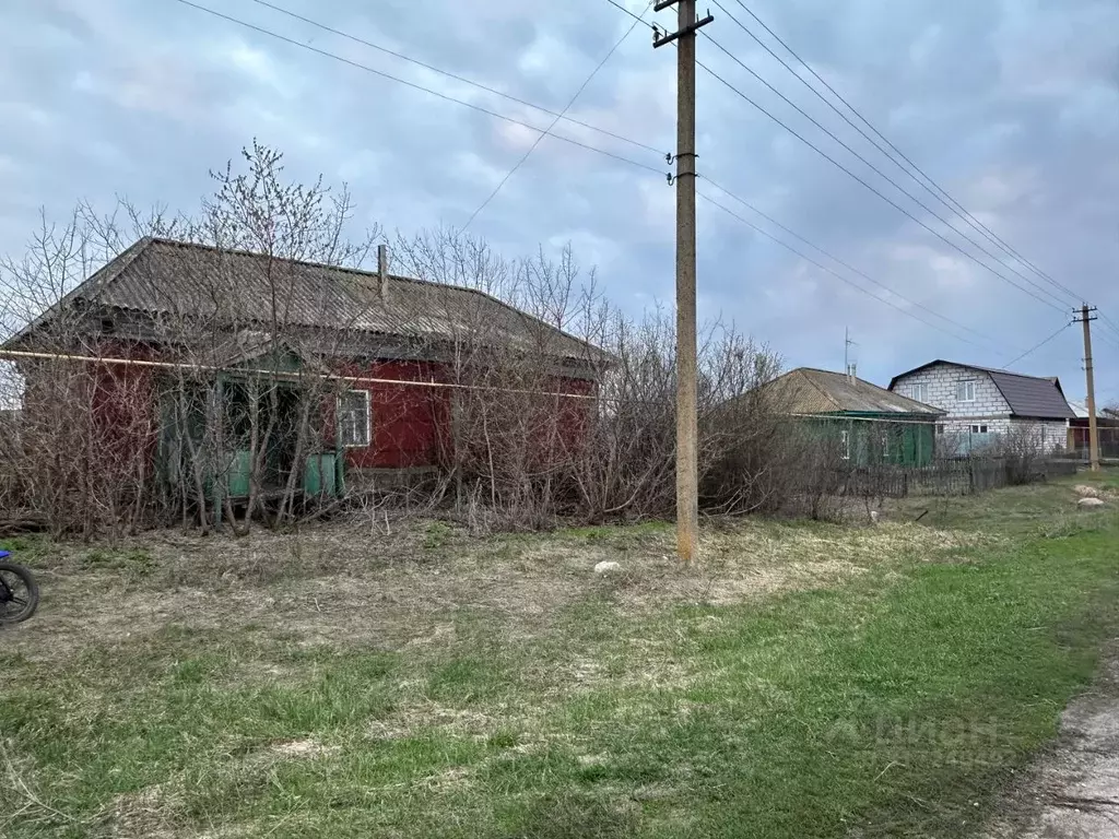 Дом в Саратовская область, Балашовский район, с. Большой Мелик ... - Фото 0