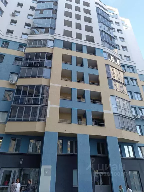 2-к кв. Свердловская область, Екатеринбург ул. Репина, 52 (78.1 м) - Фото 0