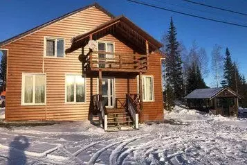 Дом в Кемеровская область, Таштагольский район, Шерегешское городское ... - Фото 0