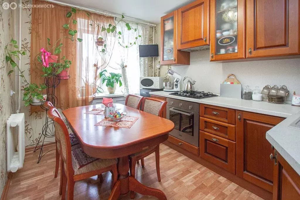 3-комнатная квартира: Уфа, Комсомольская улица, 27 (65 м) - Фото 1
