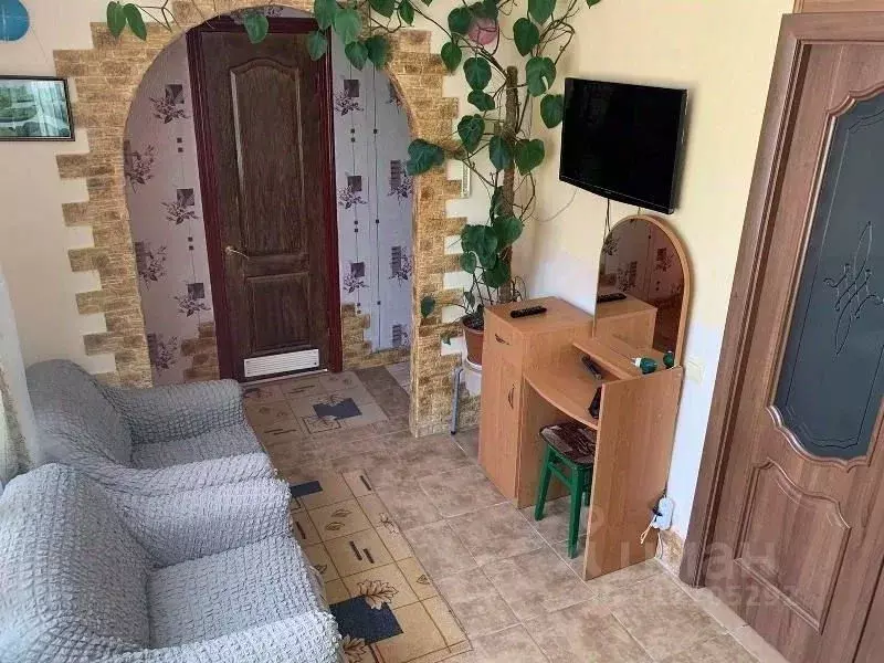 Дом в Крым, Феодосия ул. Чернышевского (50 м) - Фото 1