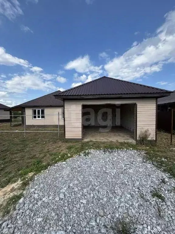 Дом в Белгородская область, Корочанский район, Погореловское с/пос, с. ... - Фото 2