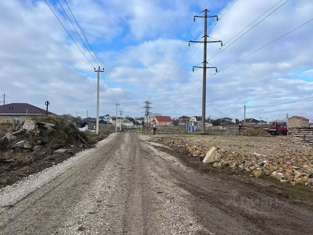 Участок в Крым, Симферопольский район, с. Мирное ул. Умера Адаманова ... - Фото 1