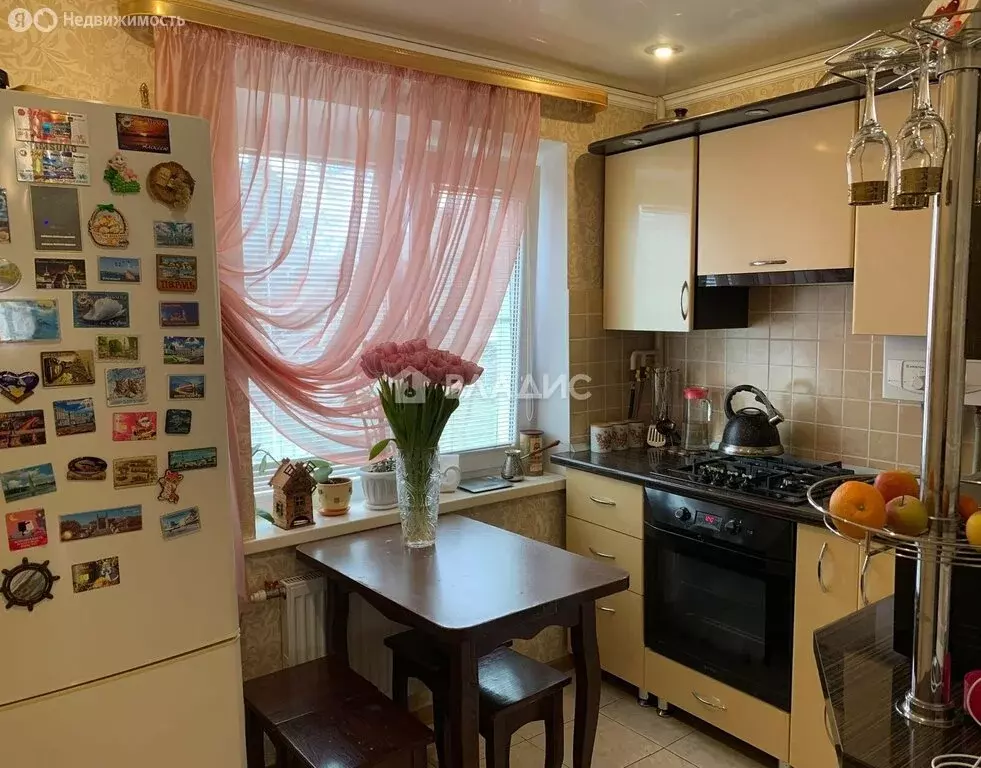 3-комнатная квартира: Майкоп, улица Калинина, 217 (62.1 м) - Фото 1