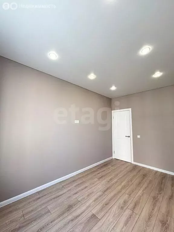 2-комнатная квартира: Калининград, Крейсерская улица, 13к1 (49 м) - Фото 0