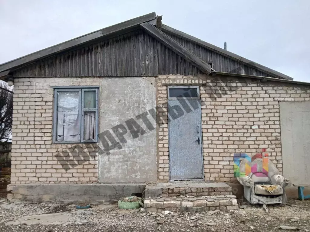 Дом в Калмыкия, Октябрьский район, пос. Иджил Северная ул., 4 (85 м) - Фото 1