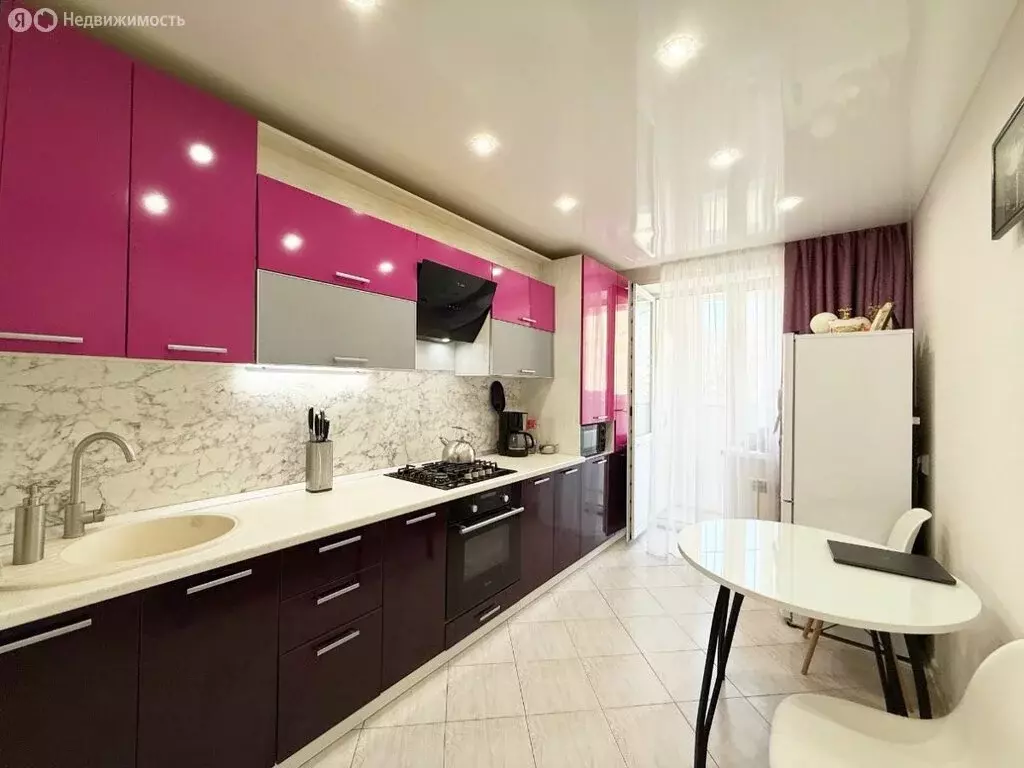 3-комнатная квартира: посёлок городского типа Медведево, Полевая ... - Фото 1