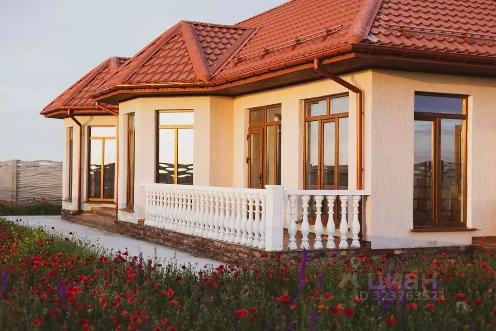 Дом в Крым, Сакский район, с. Молочное  (91 м) - Фото 1