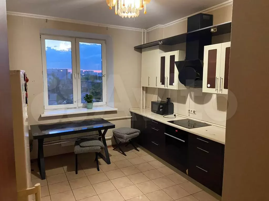 2-к. квартира, 60 м, 8/12 эт. - Фото 0