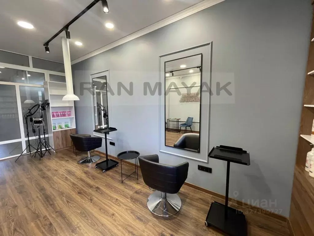 Помещение свободного назначения в Адыгея, Майкоп ул. Чкалова, 67 (29 ... - Фото 1