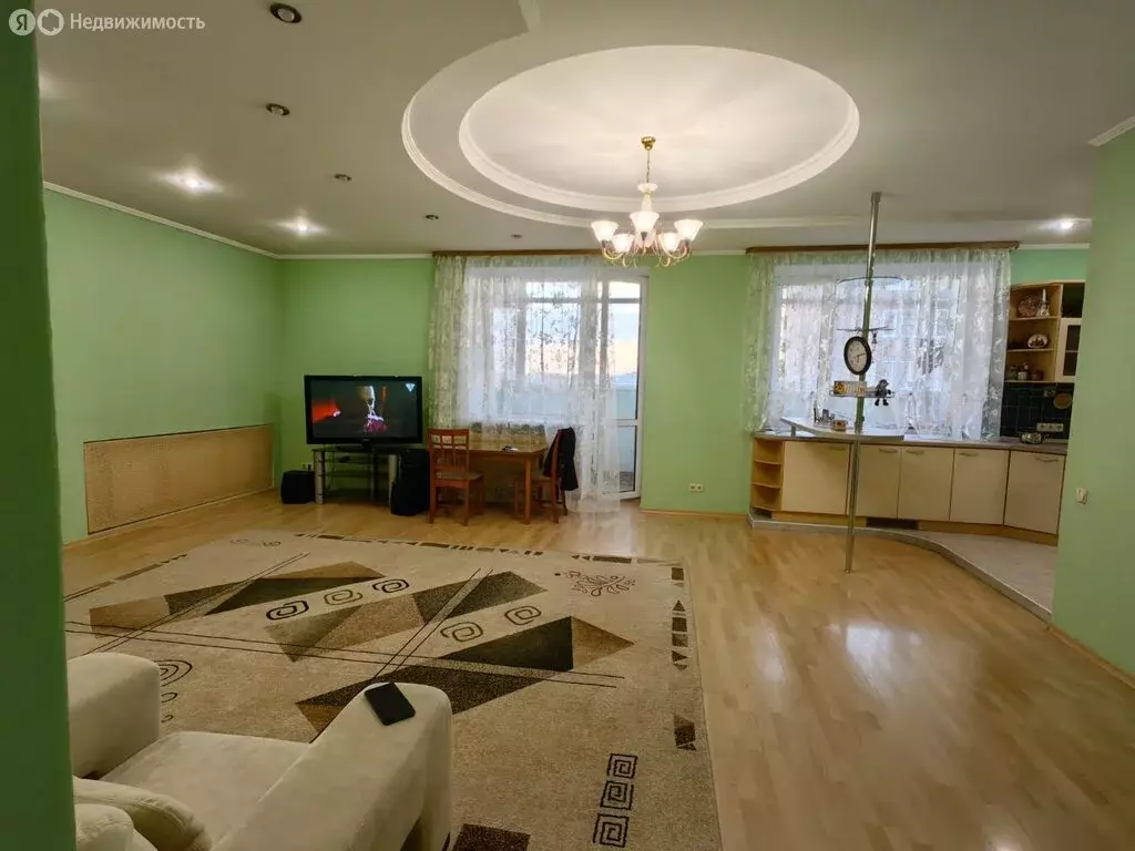 3-комнатная квартира: Омск, улица 5-й Армии, 2 (115.6 м) - Фото 1