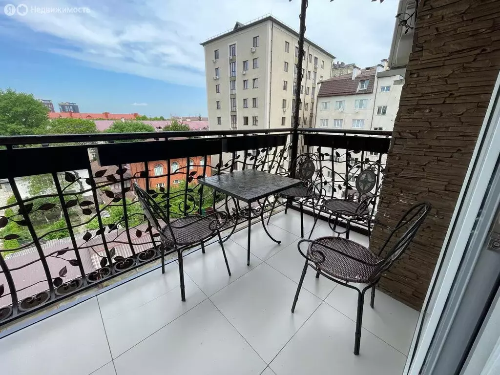 3-комнатная квартира: Нальчик, улица Пушкина, 41 (141 м) - Фото 1