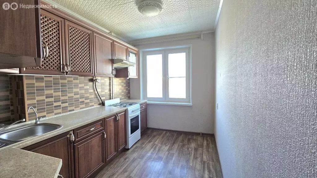 3-комнатная квартира: Челябинск, улица Ворошилова, 3 (52.6 м) - Фото 2