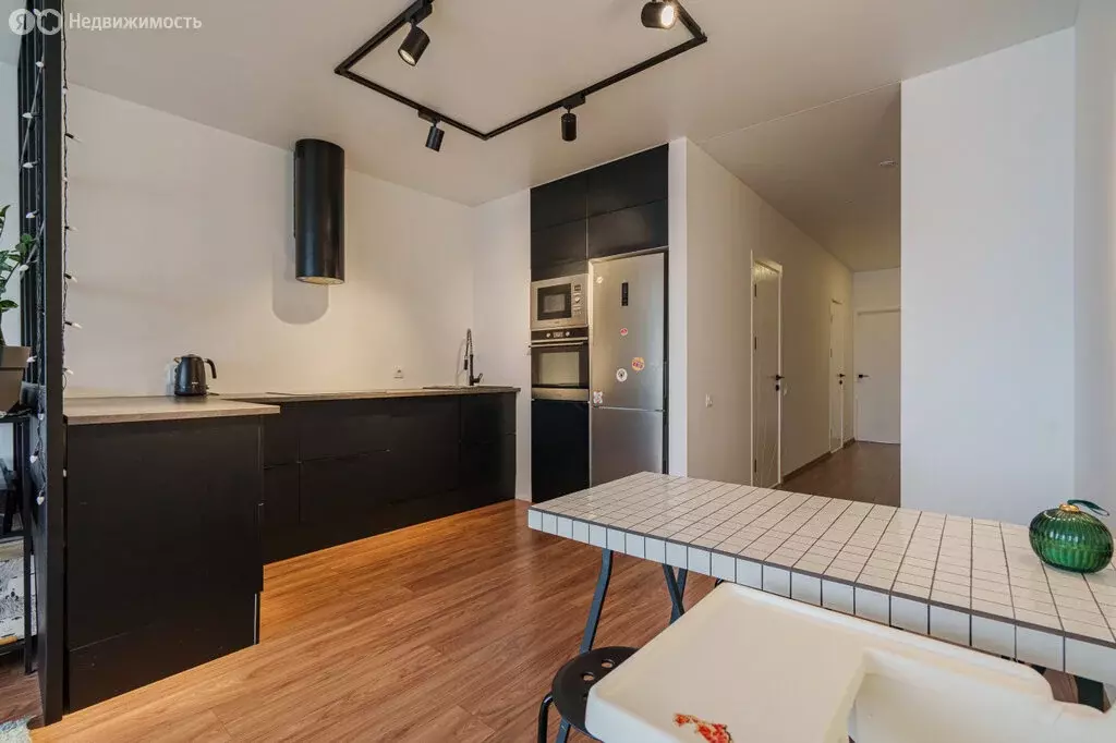 3-комнатная квартира: Екатеринбург, улица Азина, 22/2 (84.1 м) - Фото 1