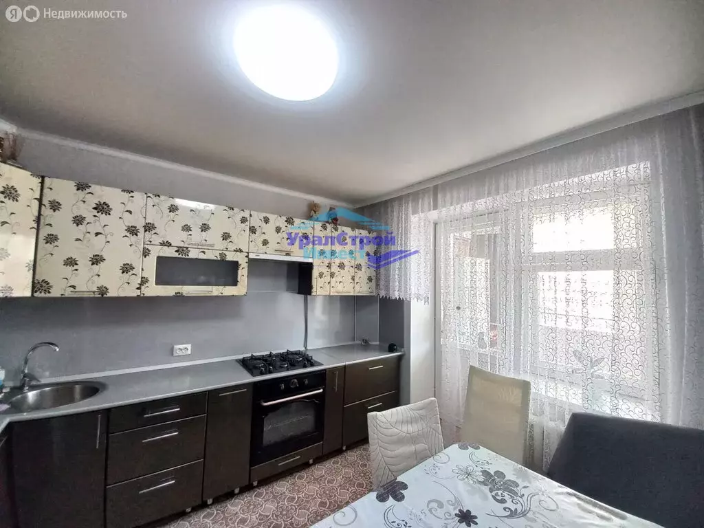 2-комнатная квартира: Октябрьский, проспект Ленина, 75Б (64.1 м) - Фото 1