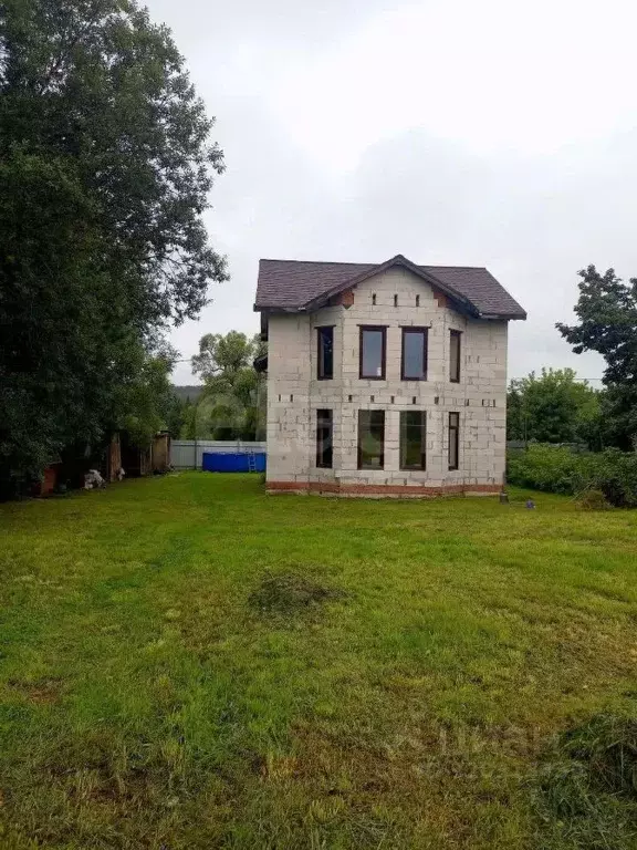 Дом в Калужская область, Перемышльский район, Ахлебинино с/пос, д. ... - Фото 1