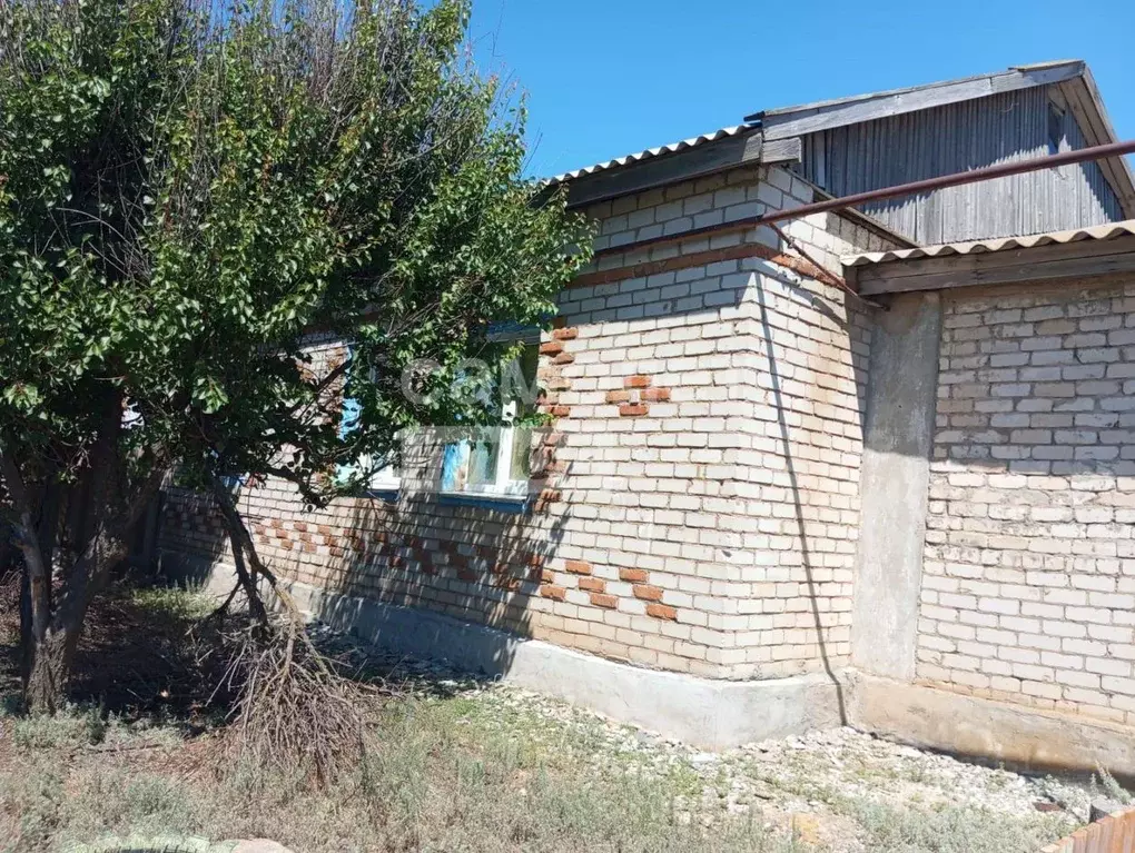 Дом в Калмыкия, Октябрьский район, пос. Иджил  (85 м) - Фото 0