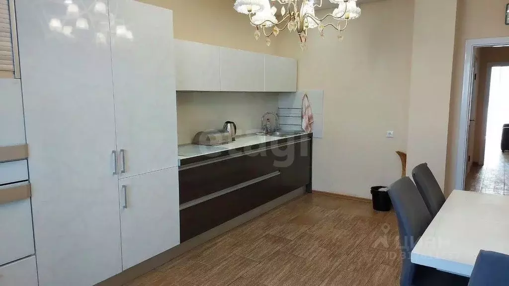 2-к кв. Тюменская область, Тюмень ул. Малыгина, 2 (81.4 м) - Фото 0