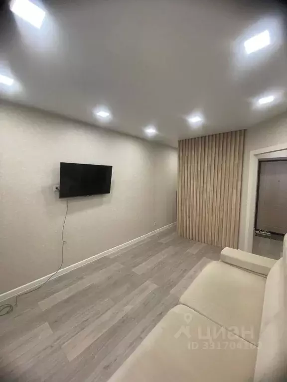 1-к кв. Татарстан, Казань ул. Азата Аббасова, 10 (33.1 м) - Фото 2