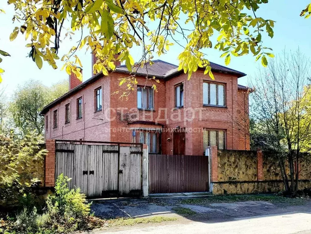 Дом в Ессентуки, улица Фурманова (265.9 м) - Фото 0