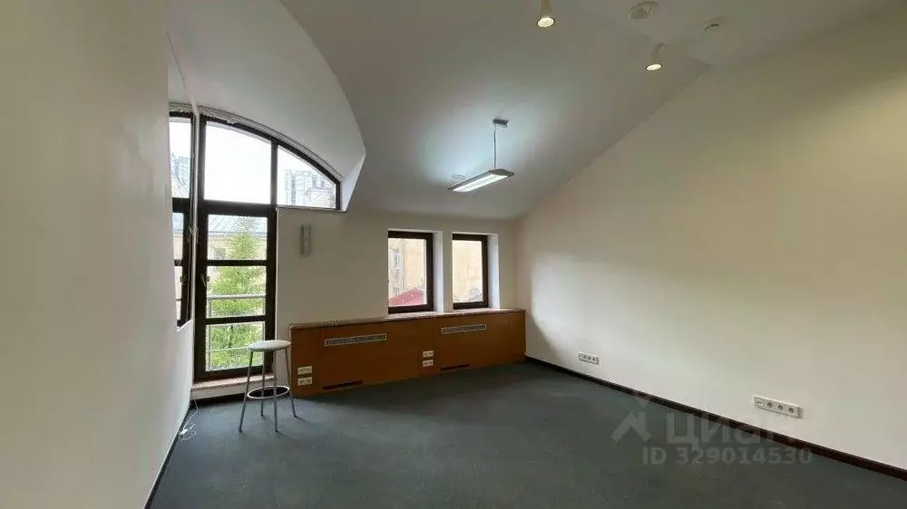 Офис в Москва ул. Земляной Вал, 68/18С5 (376 м) - Фото 2