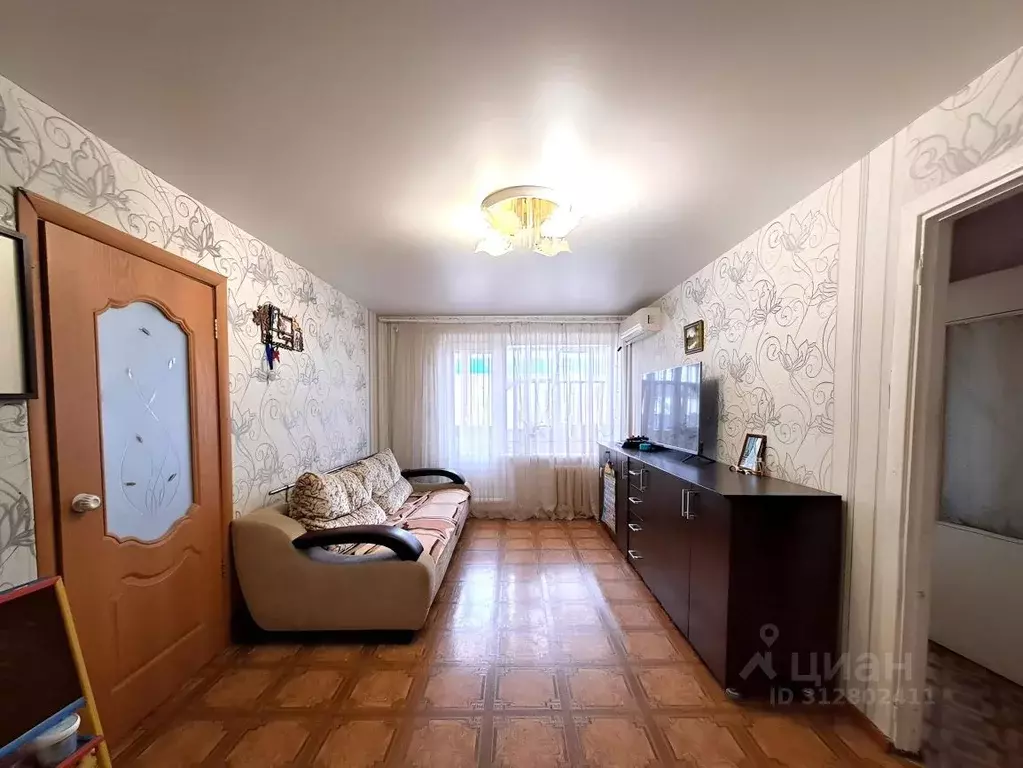 2-к кв. Волгоградская область, Волжский Молодежная ул., 34 (44.6 м) - Фото 0
