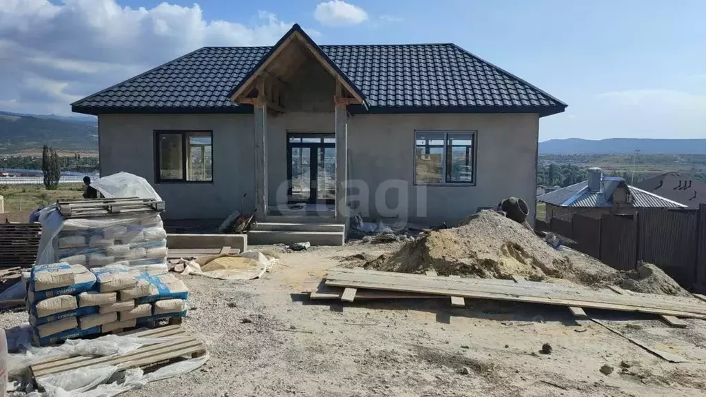 Дом в Крым, Симферопольский район, с. Доброе ул. Тынчлык, 78 (130 м) - Фото 0