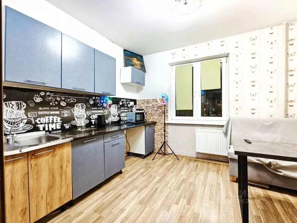 2-к кв. Санкт-Петербург Богатырский просп., 58к5 (70.0 м) - Фото 1