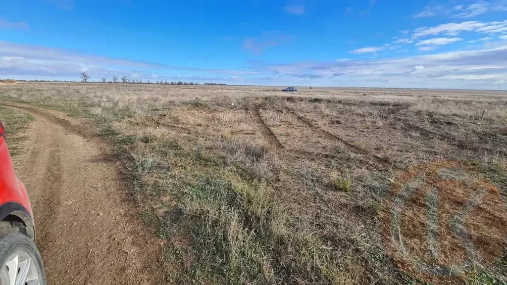Участок в Крым, Сакский район, Штормовское с/пос, с. Крыловка ул. ... - Фото 1