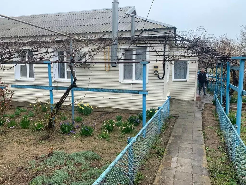 Дом в Краснодарский край, Темрюкский район, Фонталовское с/пос, пос. ... - Фото 1