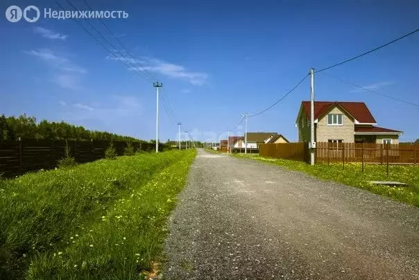 Участок в Тукаевский район, деревня Азьмушкино, улица Амирхана Еники ... - Фото 1