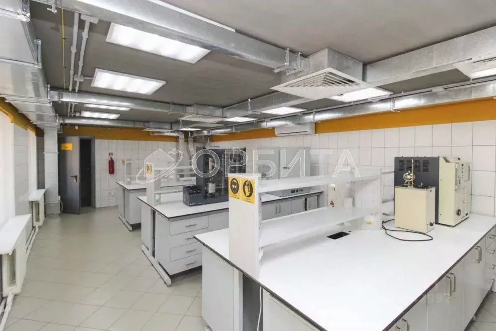 Помещение свободного назначения в Тюменская область, Тюмень ул. ... - Фото 1