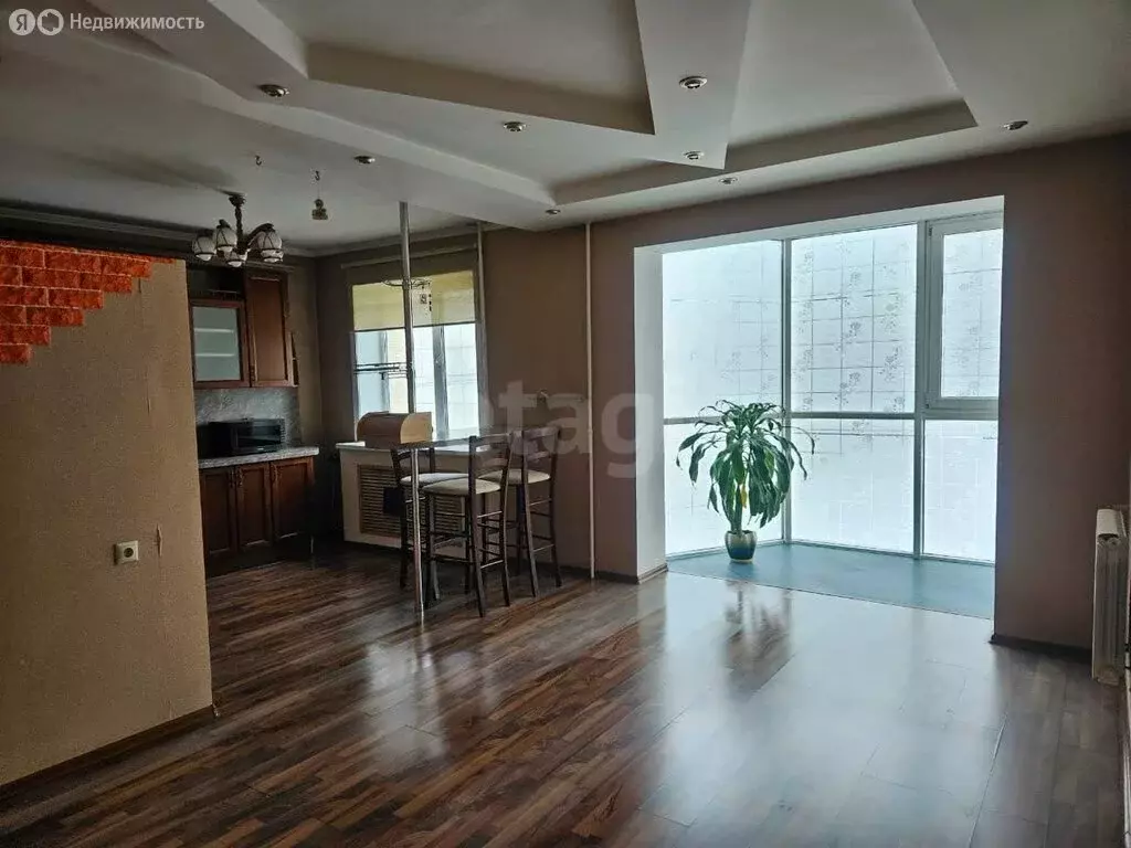 3-комнатная квартира: Южно-Сахалинск, Комсомольская улица, 111 (65 м) - Фото 2