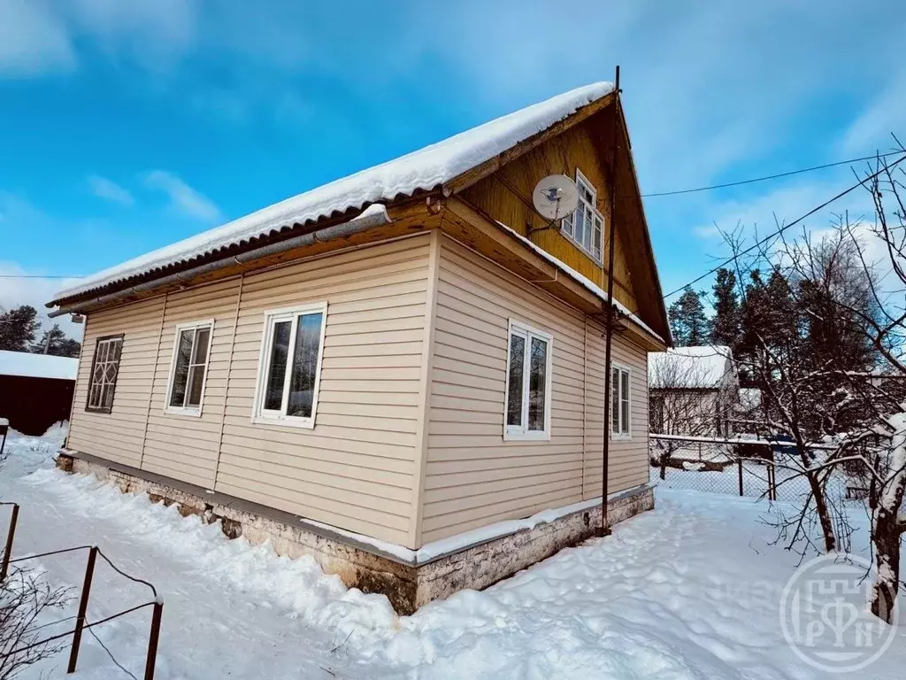 Дом в Ленинградская область, Луга ул. Дмитриева, 21 (90 м) - Фото 1