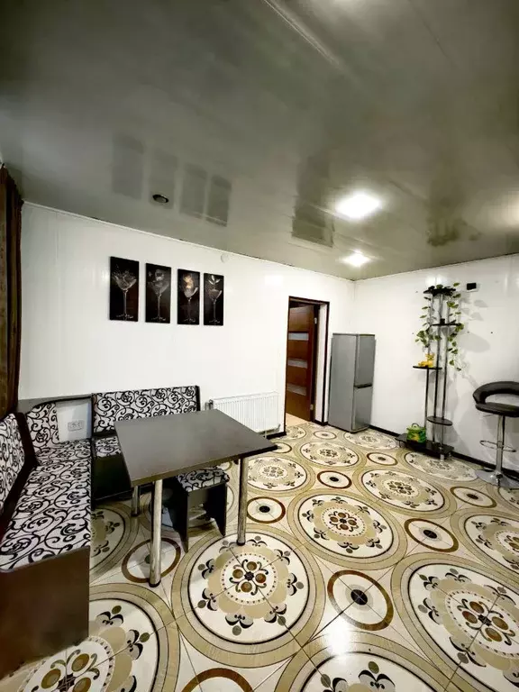 2-к кв. Северная Осетия, Заводской пгт ул. Эльхотовская (50.0 м) - Фото 1