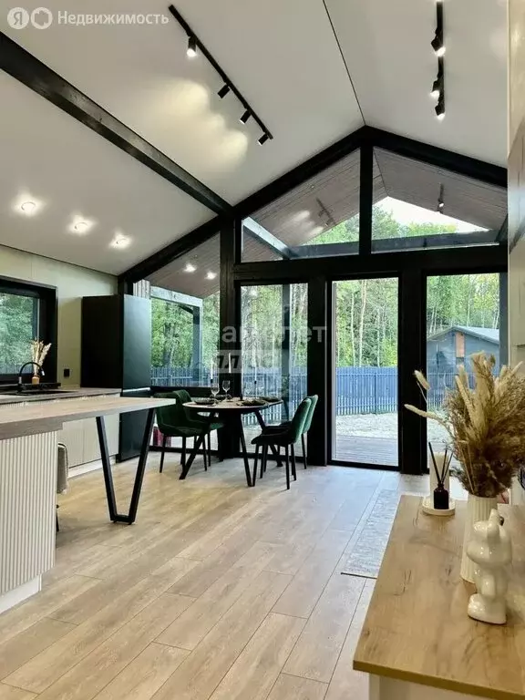 Дом в посёлок городского типа Правдинский, улица Мира, 18 (100 м) - Фото 1
