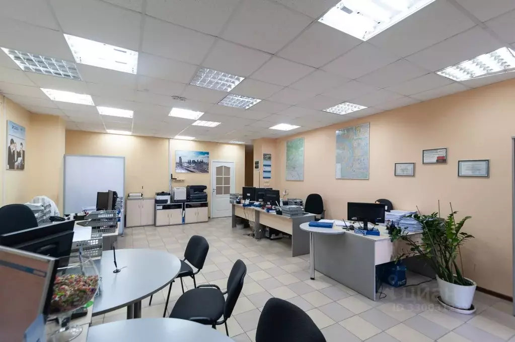 Помещение свободного назначения в Омская область, Омск ул. ... - Фото 1