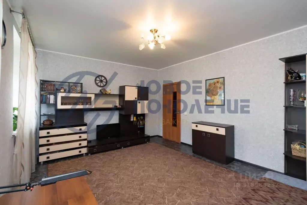 2-к кв. Омская область, Омск ул. 8-я Линия, 180 (58.0 м) - Фото 1