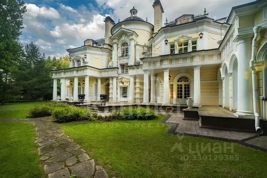 Дом в Московская область, Одинцовский городской округ, д. Жуковка, ... - Фото 1