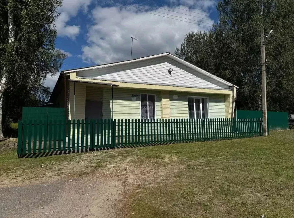 Дом в Брянская область, Дубровский район, Пеклинское с/пос, д. ... - Фото 1