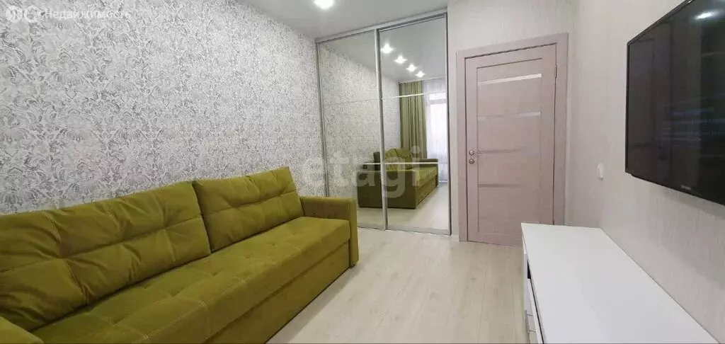 1-комнатная квартира: Тюмень, улица Тимофея Чаркова, 79к3 (34.6 м) - Фото 2