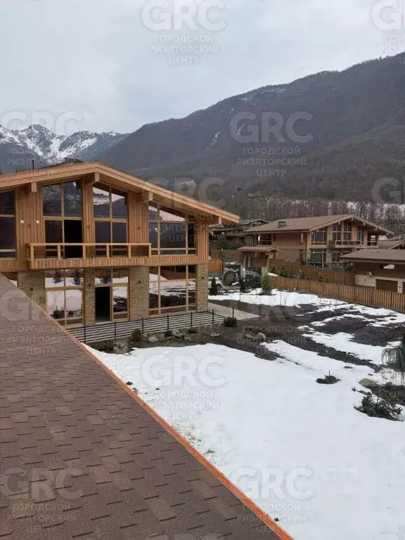 Дом в Краснодарский край, Сочи Красная Поляна пгт, ул. Дальняя (632 м) - Фото 2